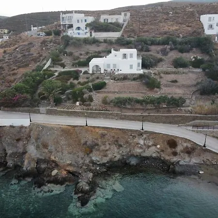 Greek Traditional Island Sai * Loutrá